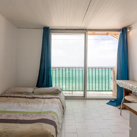 Porte Rouge 3 Apartament